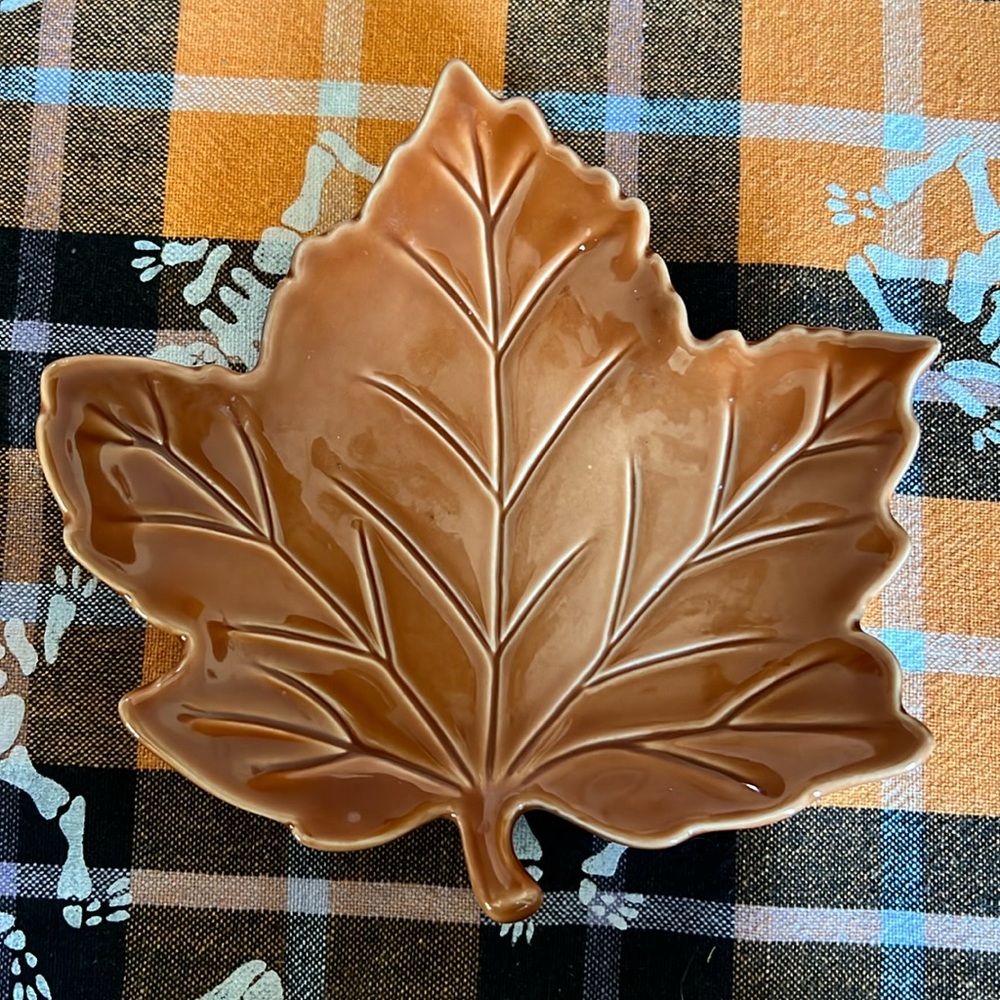 Leaf Candle holder / trinket tray / candy dish